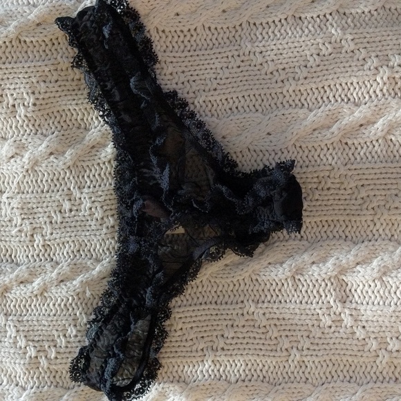 VS new (without tags) thong - Picture 2 of 3